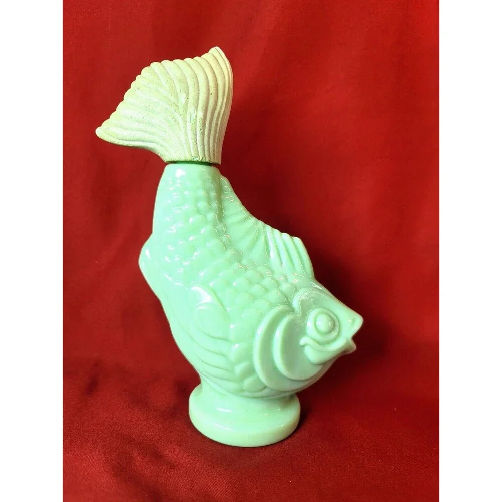 Avon Mint Jadeite Koi Fish Topaz Foaming Bath Oil w/ Plastic Green Tail